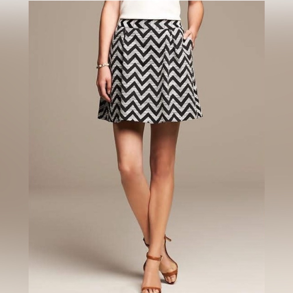 Banana Republic Black and White A-Line Mini Skirt